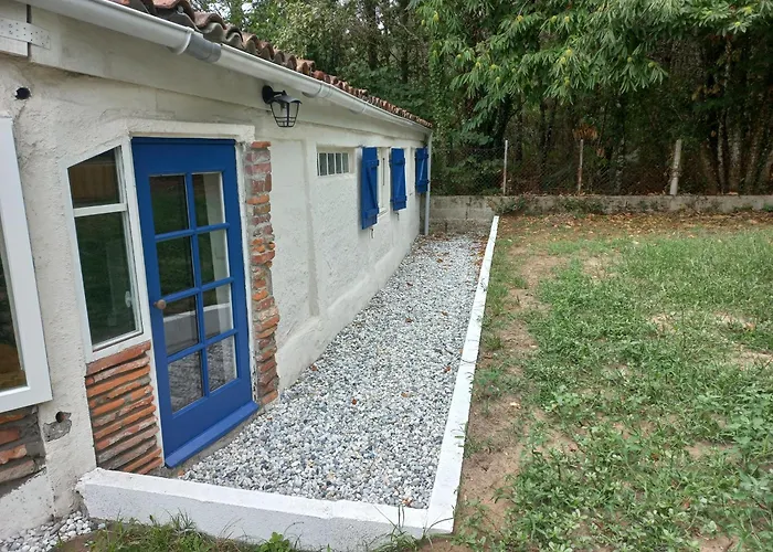 C'est Maison Bleue Adossee A La Foret - Longue Duree Possible Nyaraló *